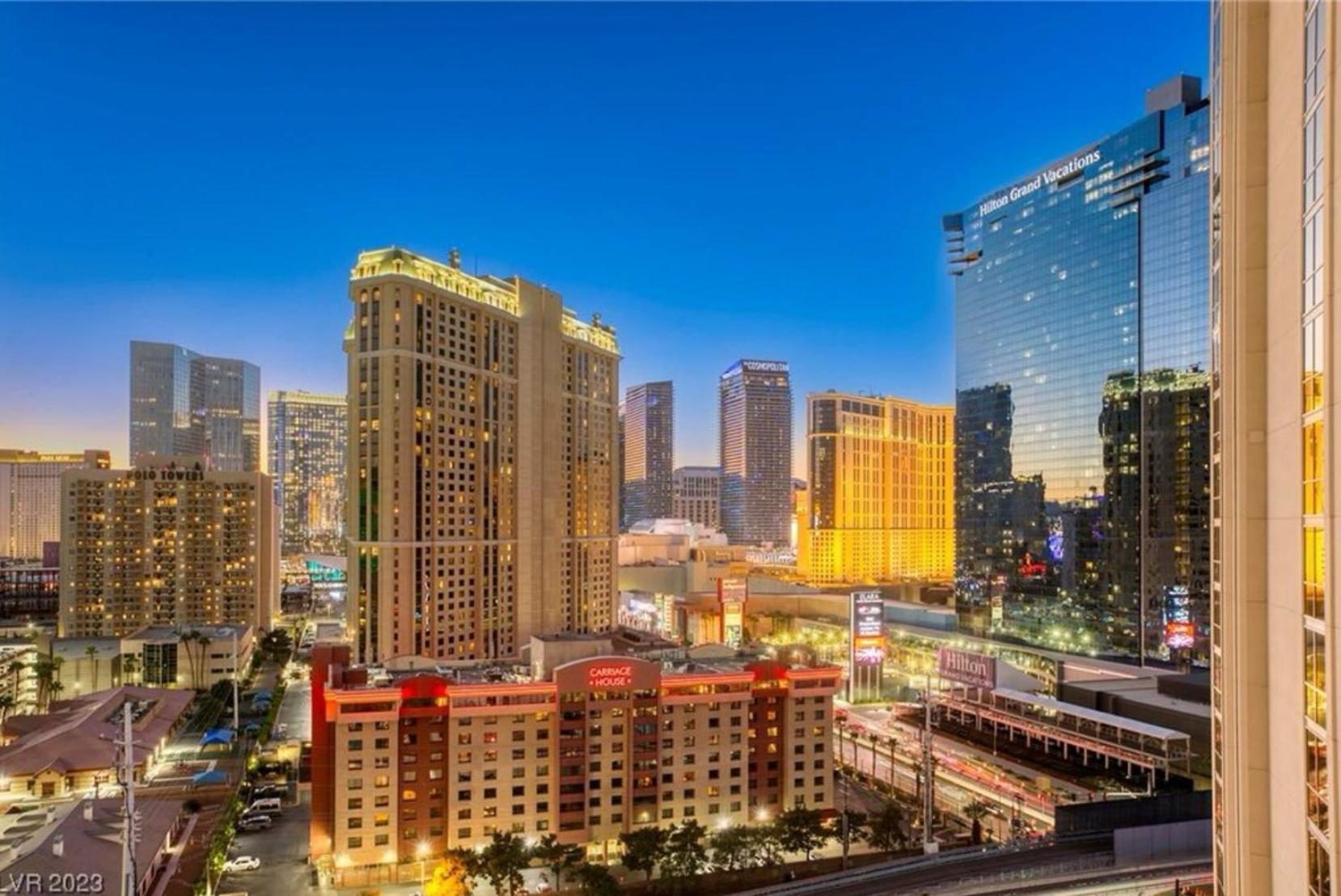 Apartahotel Panorama Vista Suite- 1br 2ba, Full Kitchen, Strip View, Balcony, Corner Unit Las Vegas